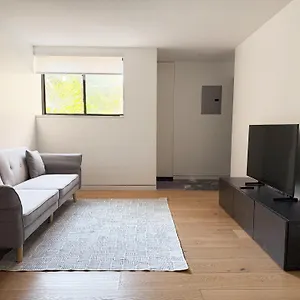 new-cozy-modern-minimalist-stay-in-brooklyn-c2.us-newyorkcity.com/